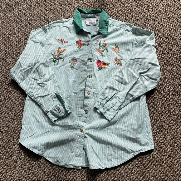 Casey and Max Green Embroidered Button Up Shirt - Picture 2 of 3